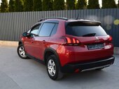 Peugeot 2008 Auto/Pano