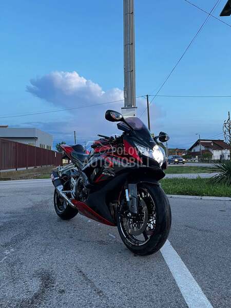 Suzuki GSXR 750 K9