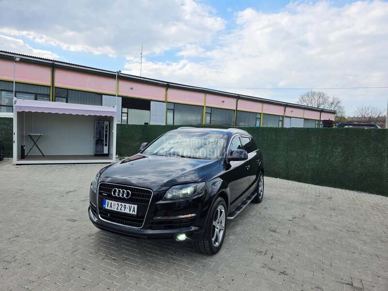 Audi Q7 