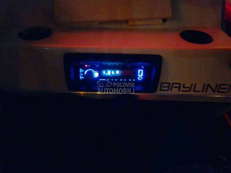 Bayliner CAPRI 1950 Servisiran