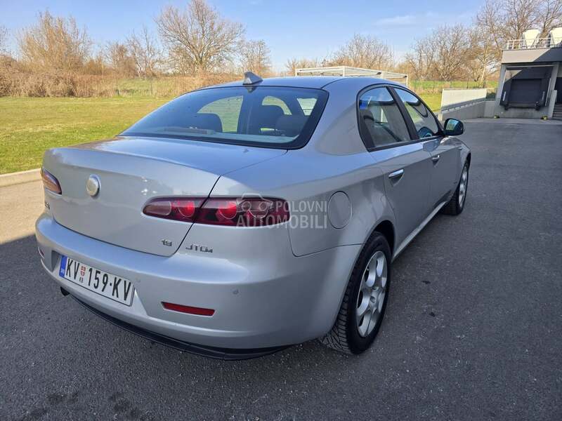 Alfa Romeo 159 8V