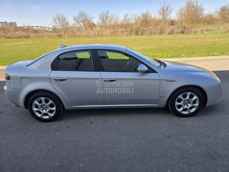 Alfa Romeo 159 8V