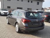 Opel Astra J 2.0DTH Sport CH