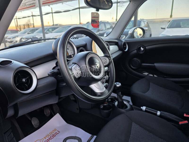 MINI Cooper D 1.6 D/181.000 K.M