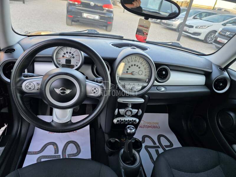 MINI Cooper D 1.6 D/181.000 K.M