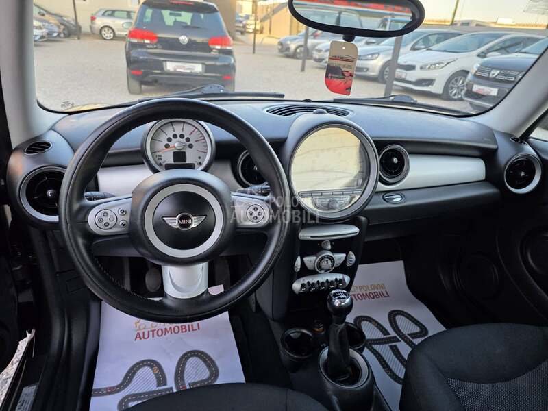 MINI Cooper D 1.6 D/181.000 K.M