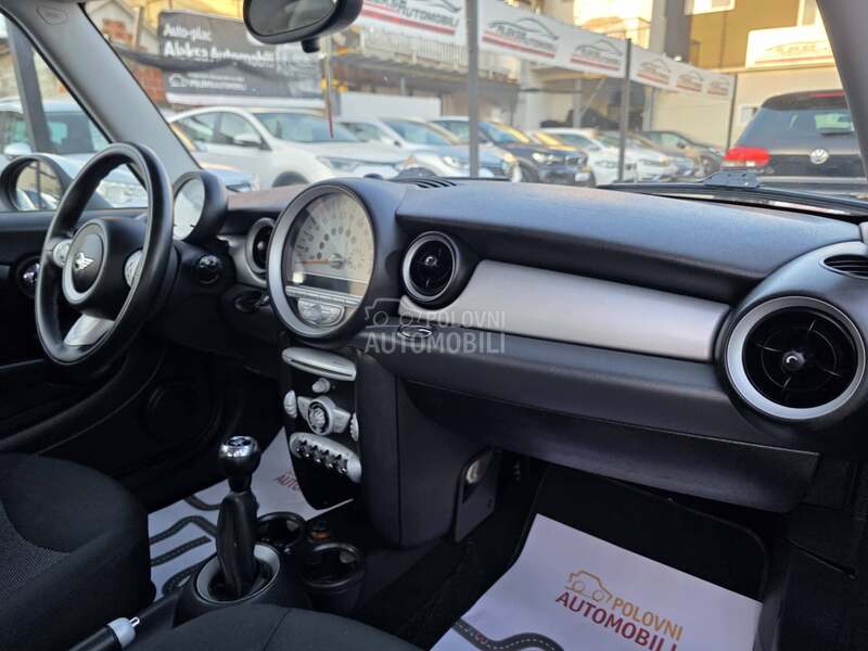 MINI Cooper D 1.6 D/181.000 K.M