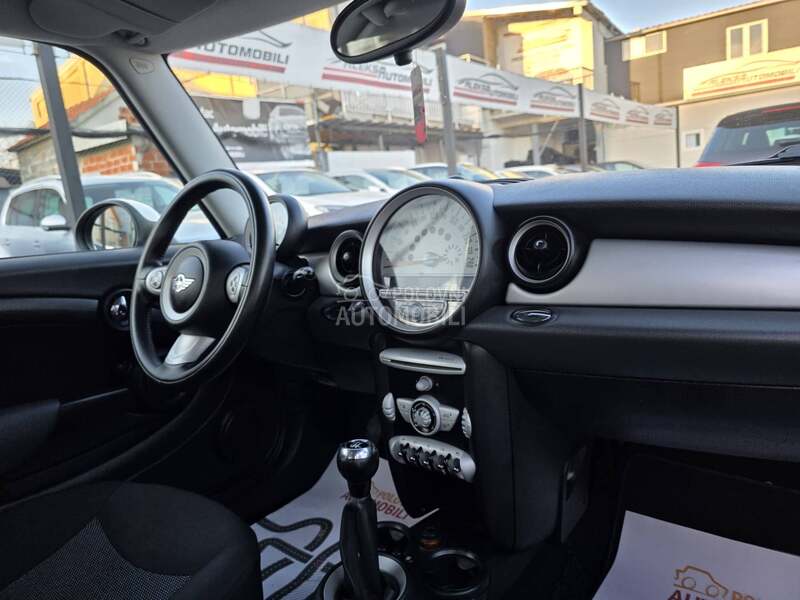 MINI Cooper D 1.6 D/181.000 K.M