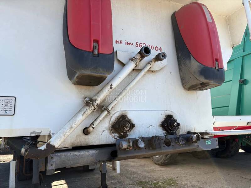 Lecitrailer prikolica za stocnu hranu