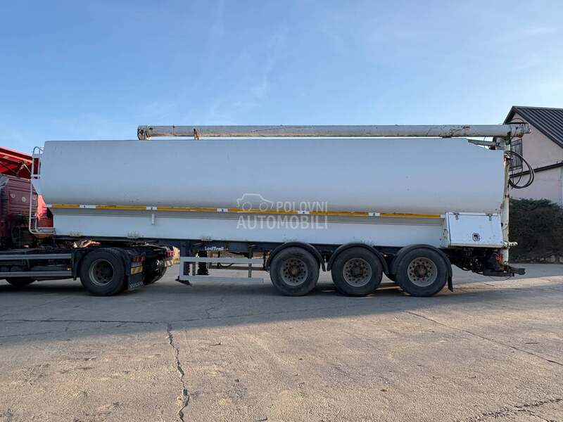 Lecitrailer prikolica za stocnu hranu