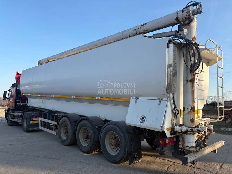 Lecitrailer prikolica za stocnu hranu