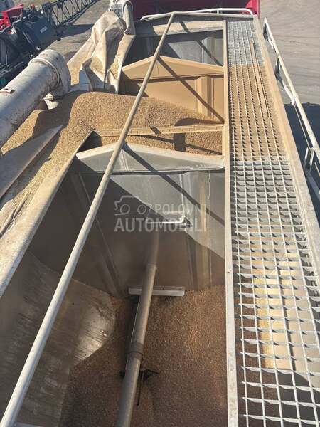 Lecitrailer prikolica za stocnu hranu