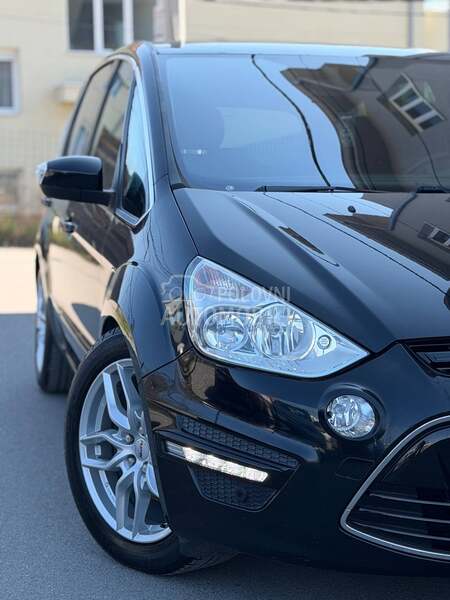 Ford S-Max restyle/CH//