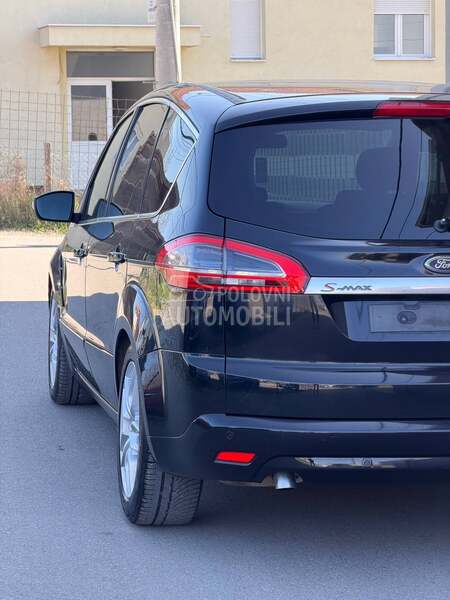 Ford S-Max restyle/CH//