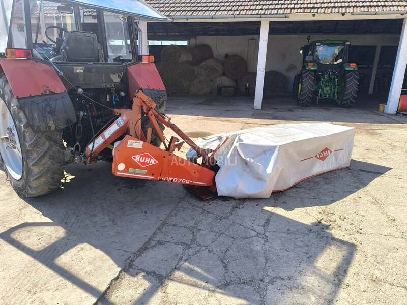 Kuhn 700