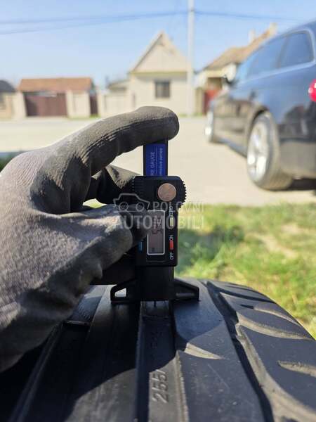 Riken 255/40 R19 Letnja