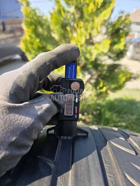 Riken 255/40 R19 Letnja