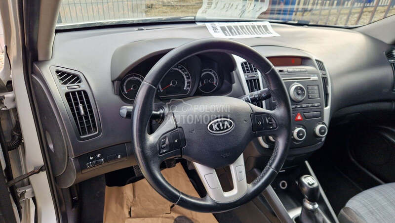 Kia cee`d sw 