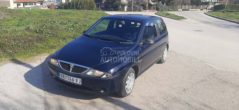 Lancia Ypsilon 