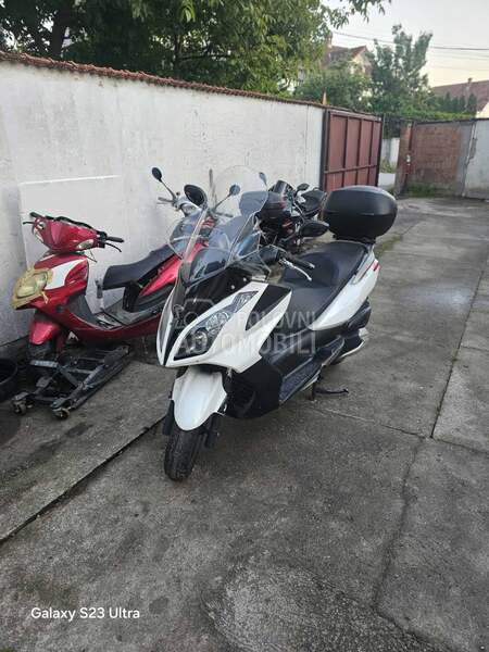 Kymco Downtown 300i