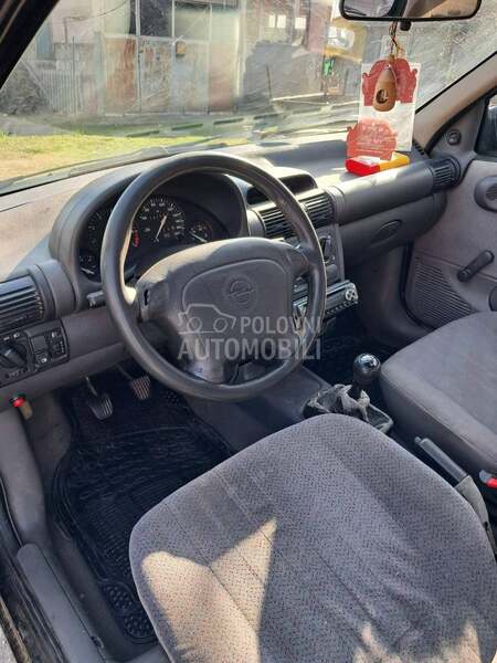 Opel Corsa B 