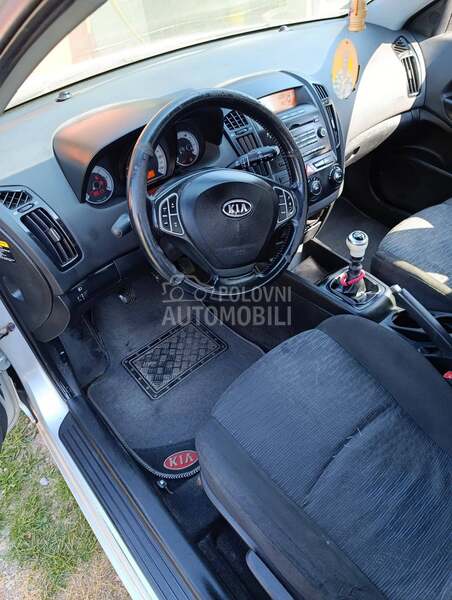 Kia cee`d sw 