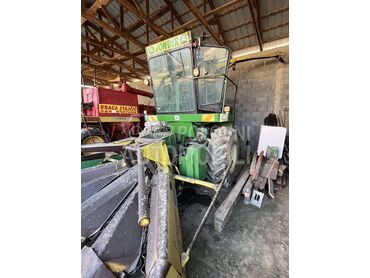 John Deere 5460