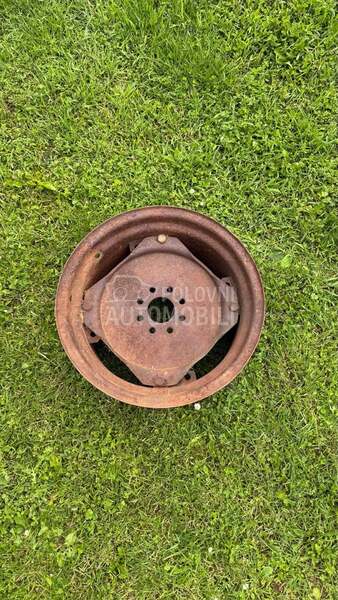 Antonio Carraro TRX 8400