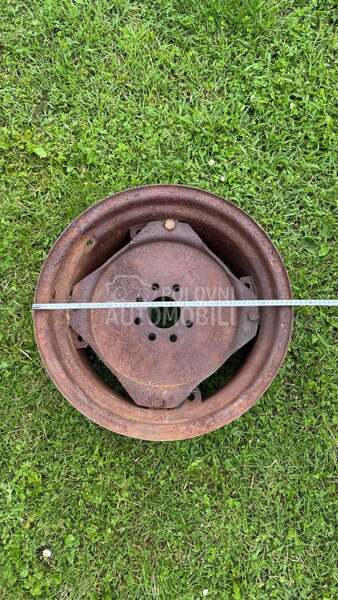 Antonio Carraro TRX 8400