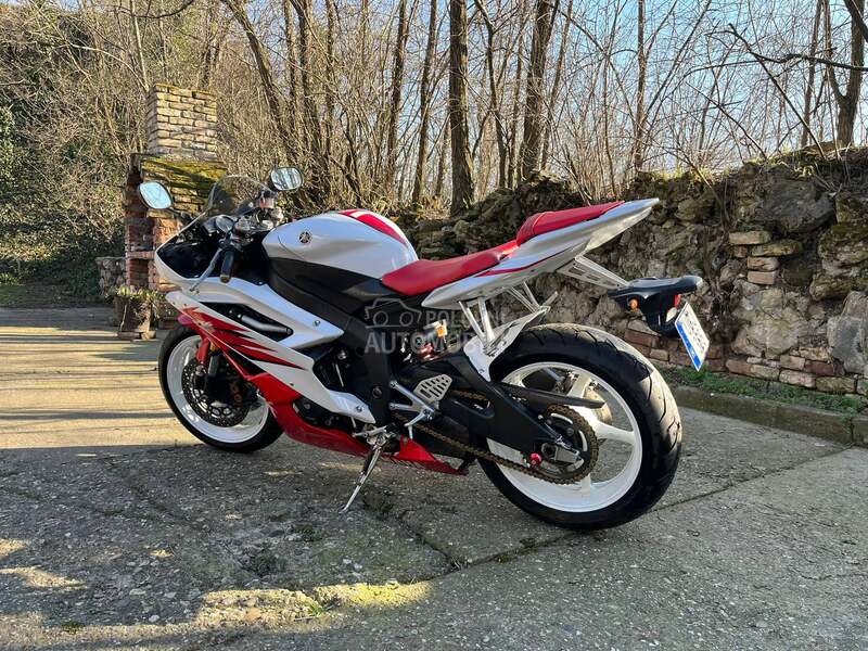 Yamaha R6