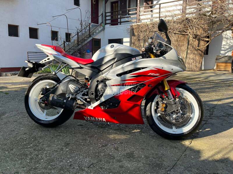 Yamaha R6