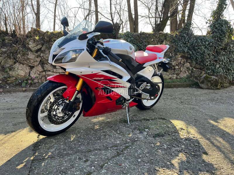 Yamaha R6