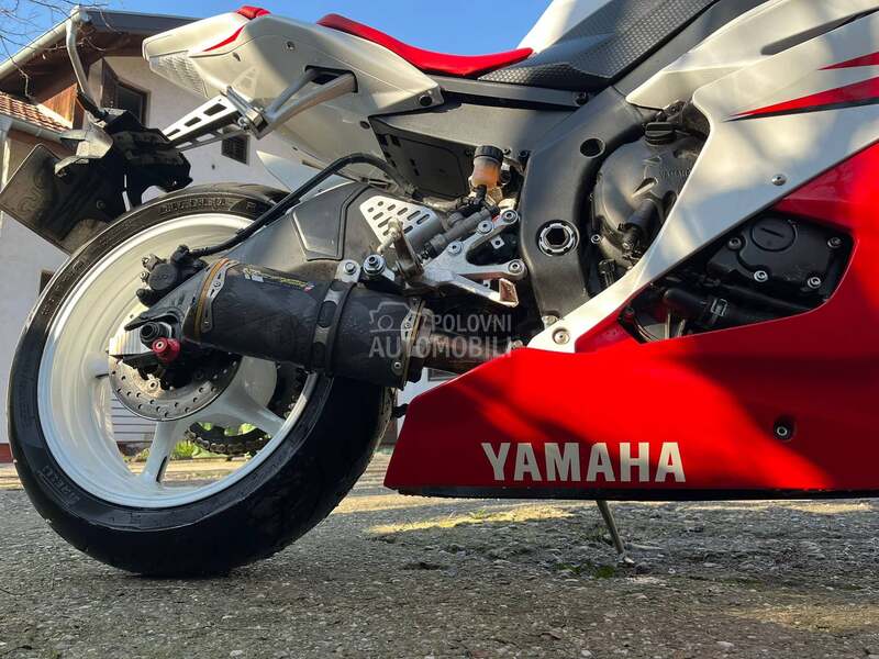 Yamaha R6