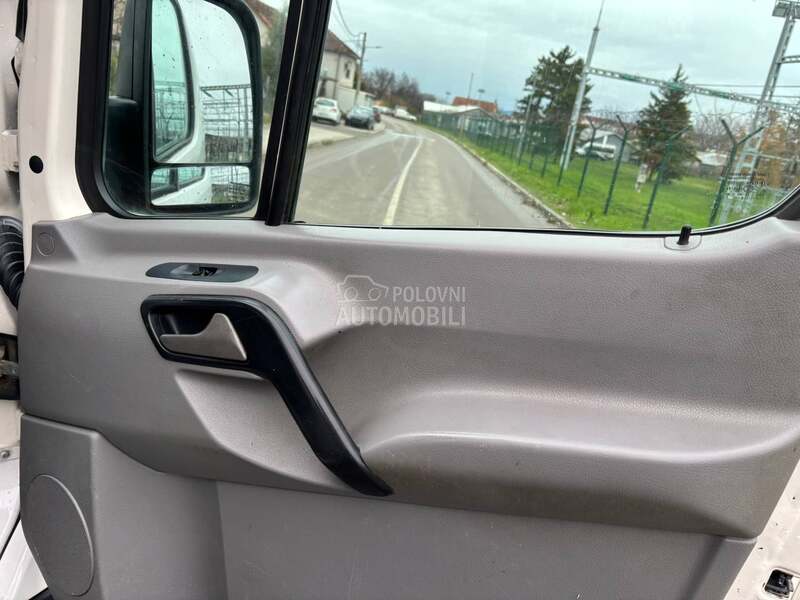 Volkswagen Crafter.  CH