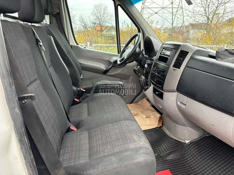 Volkswagen Crafter.  CH