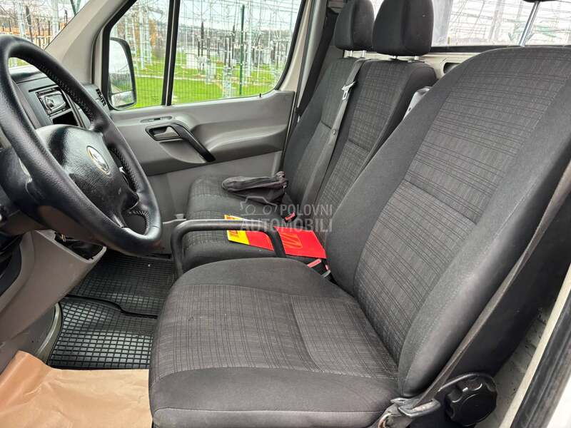 Volkswagen Crafter.  CH