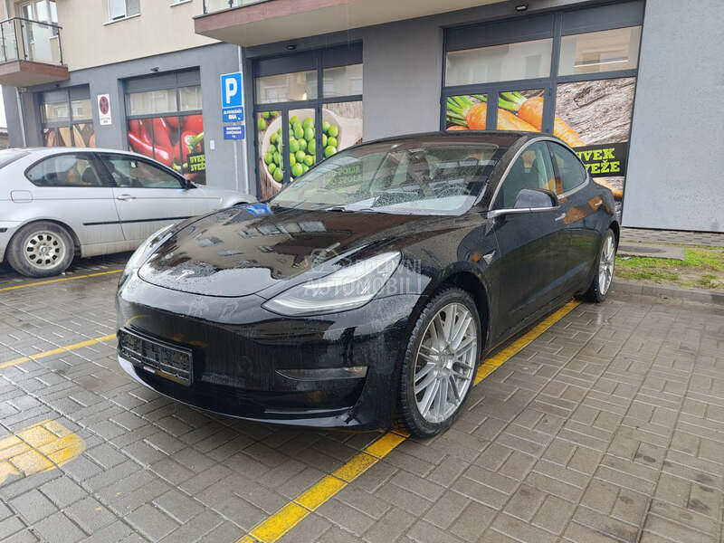 Tesla Model 3 Long Range