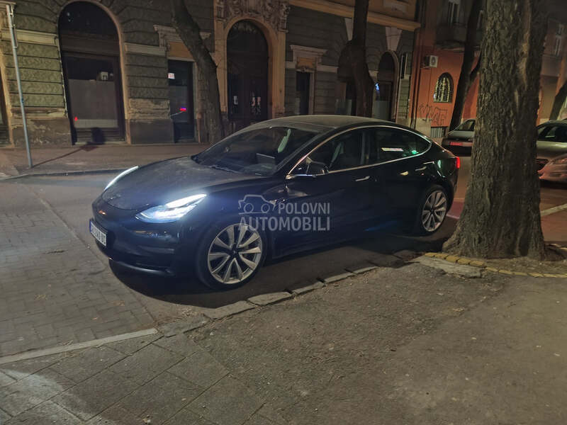 Tesla Model 3 Long Range