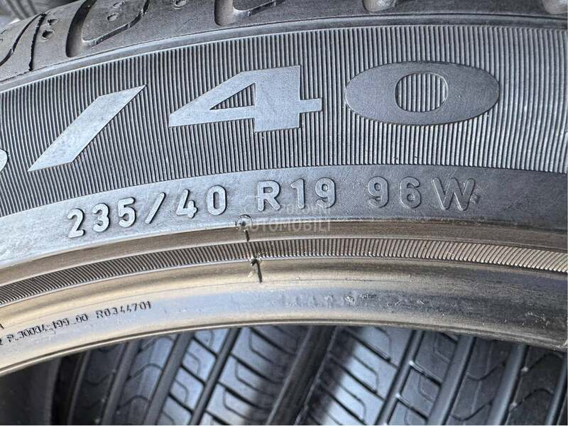 Pirelli 235/40 R19 Letnja