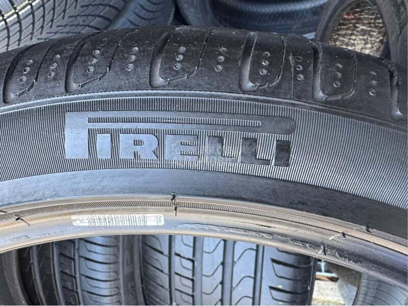 Pirelli 235/40 R19 Letnja