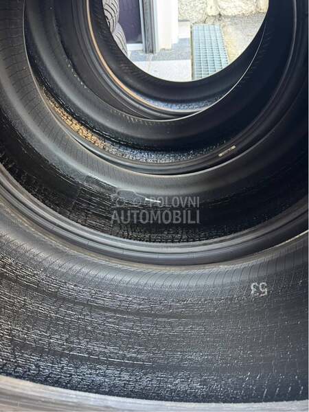 Pirelli 235/40 R19 Letnja