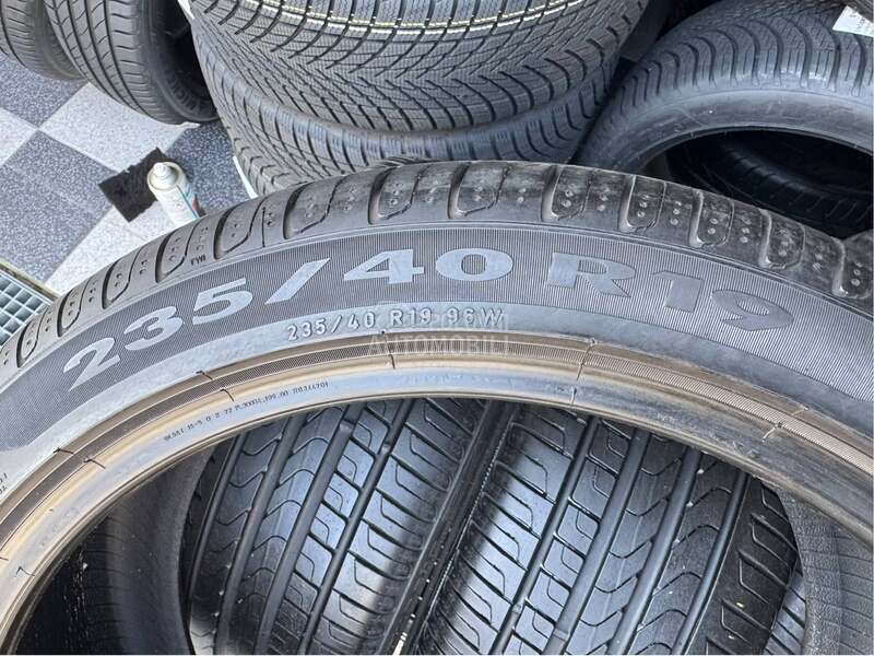 Pirelli 235/40 R19 Letnja
