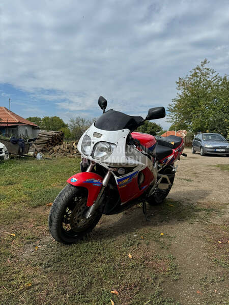 Yamaha yzf 750