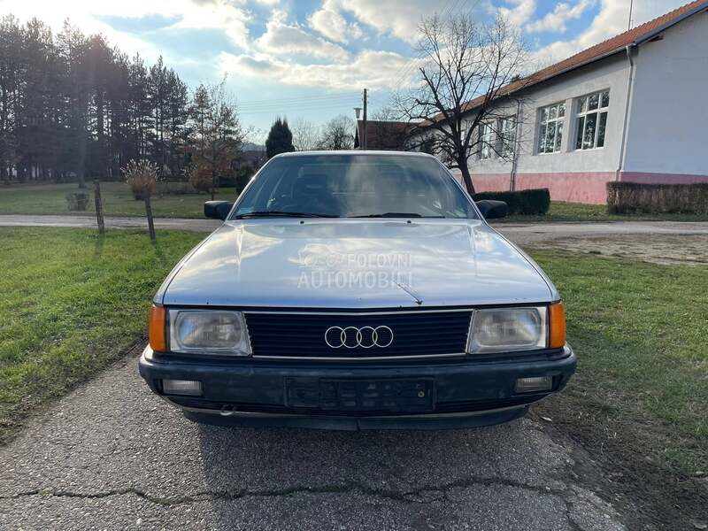 Audi 100 