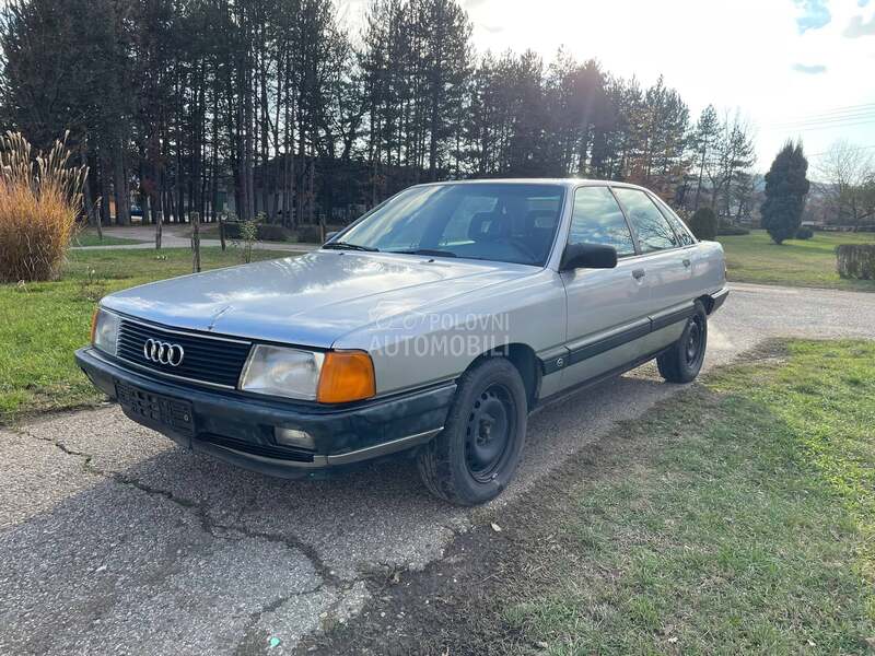 Audi 100 