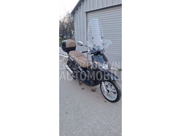 Piaggio Beverly 200