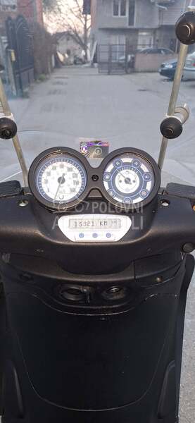 Piaggio Beverly 200