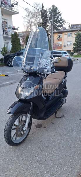 Piaggio Beverly 200