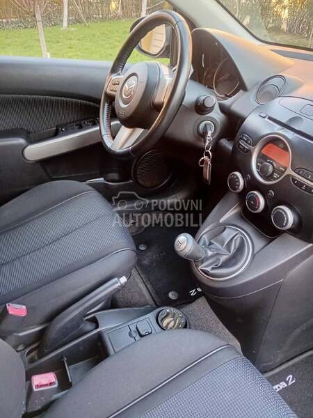 Mazda 2 