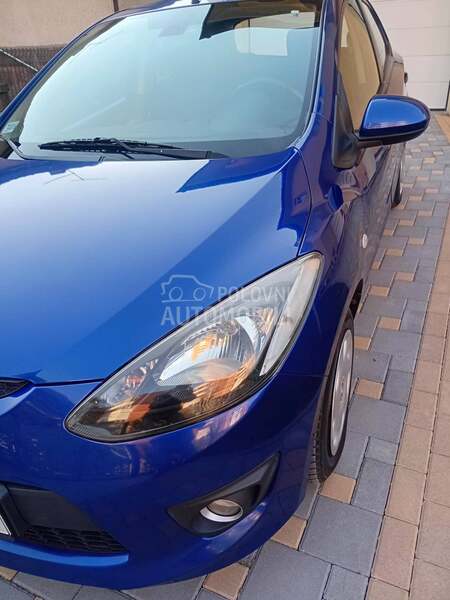 Mazda 2 
